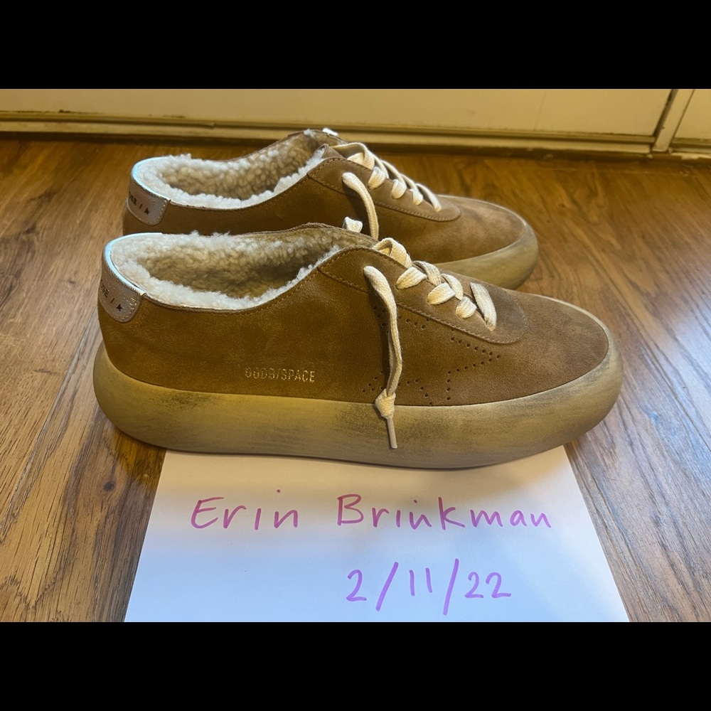 Golden Goose tan suede Space Stars 🌟~ Brand new ~ super warm 🔥 and comfy 🥰!